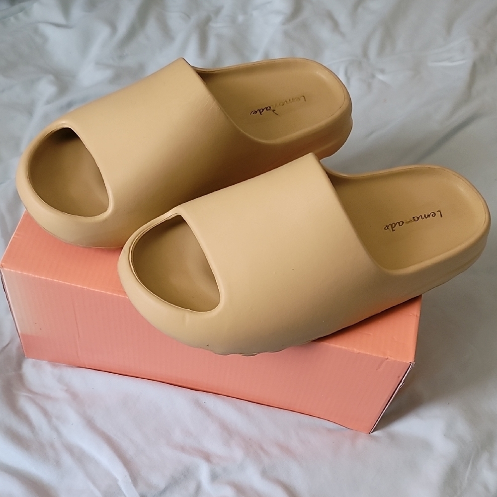 Women's Tan Slides